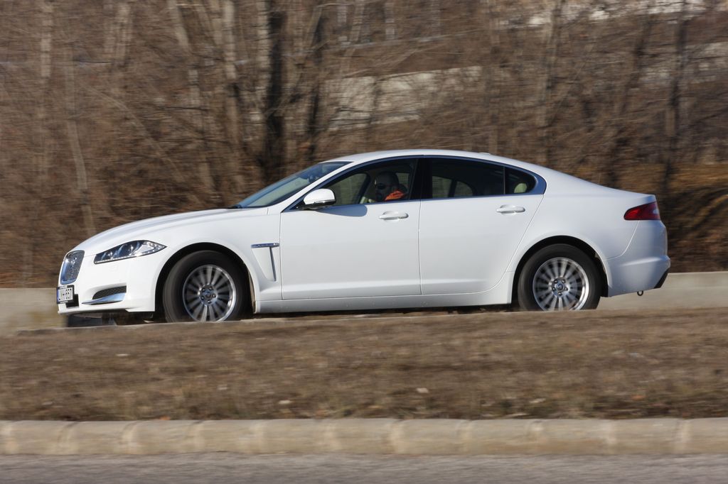 JAGUAR XF