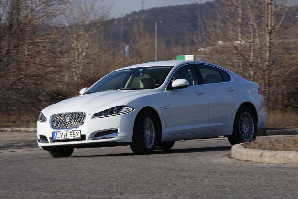 JAGUAR XF