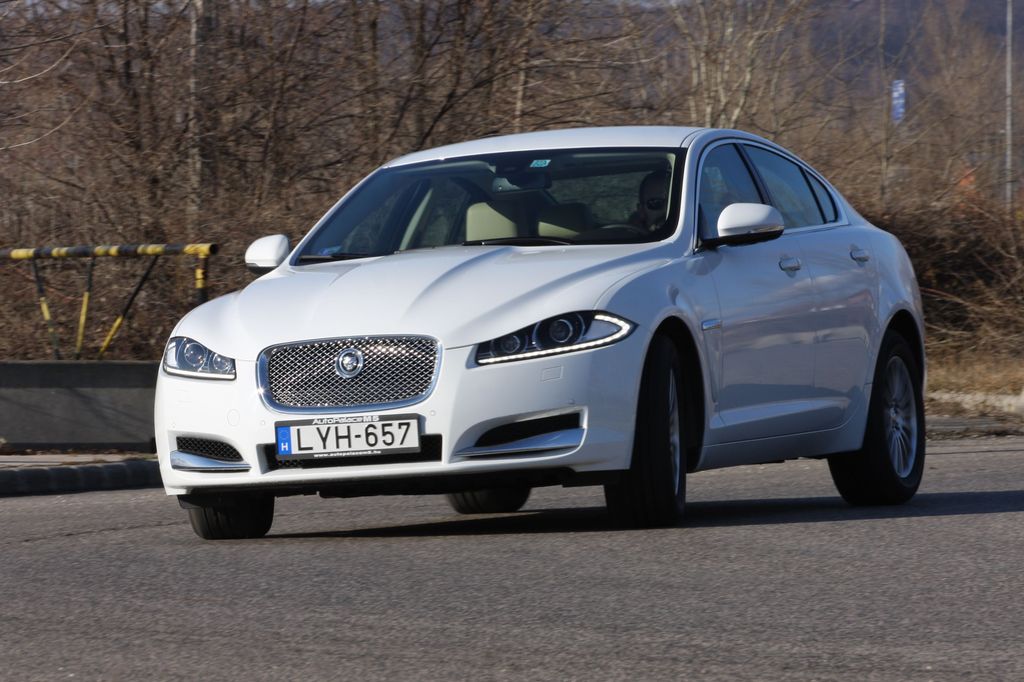 JAGUAR XF