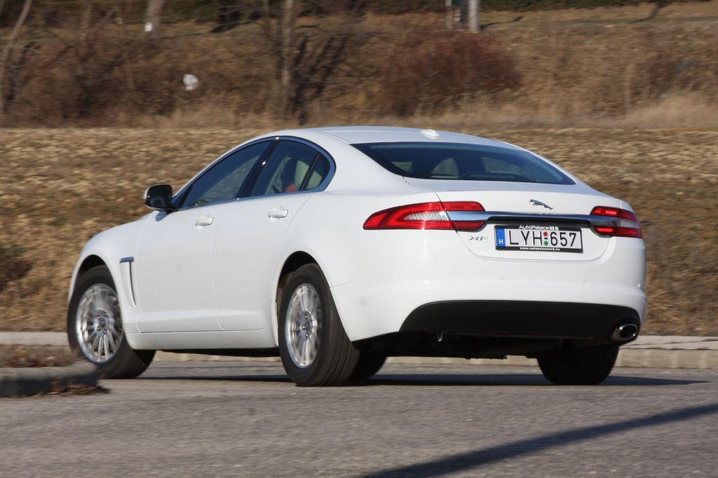JAGUAR XF