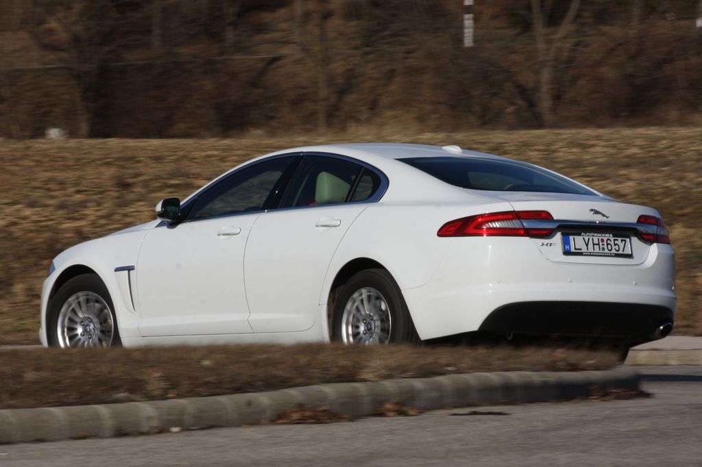 JAGUAR XF