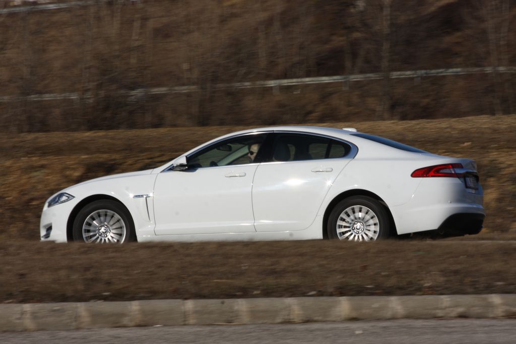 JAGUAR XF