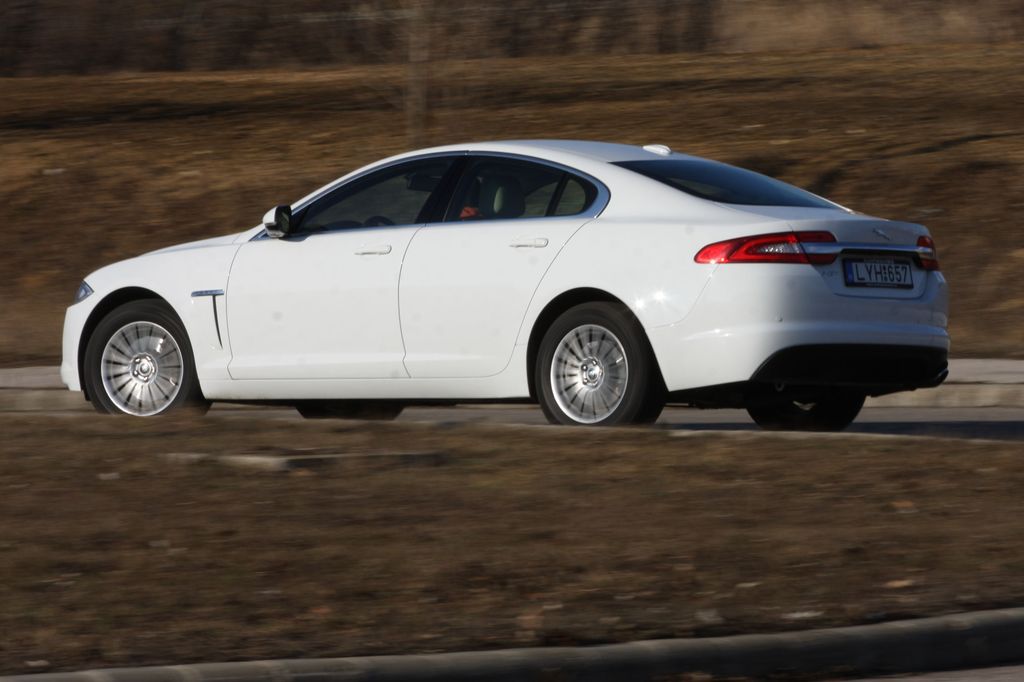 JAGUAR XF