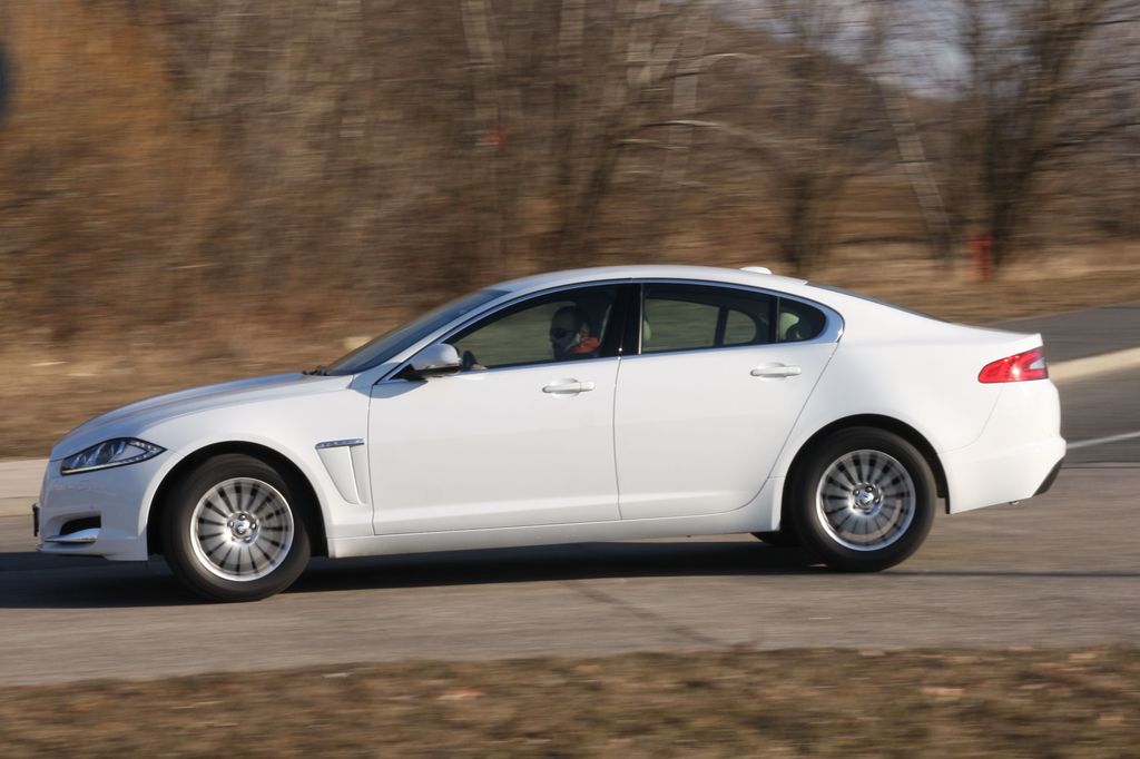 JAGUAR XF