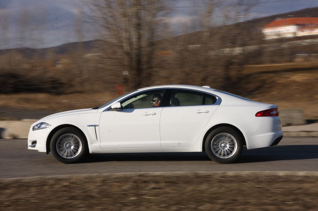 JAGUAR XF