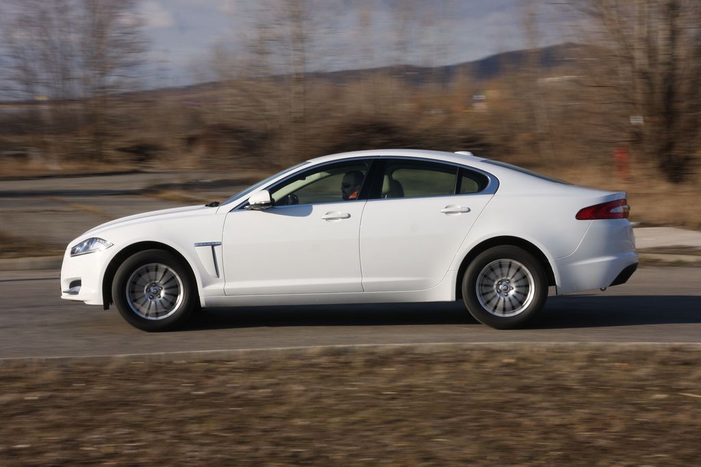 JAGUAR XF