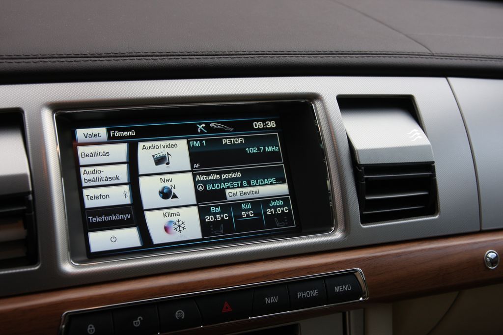 JAGUAR XF