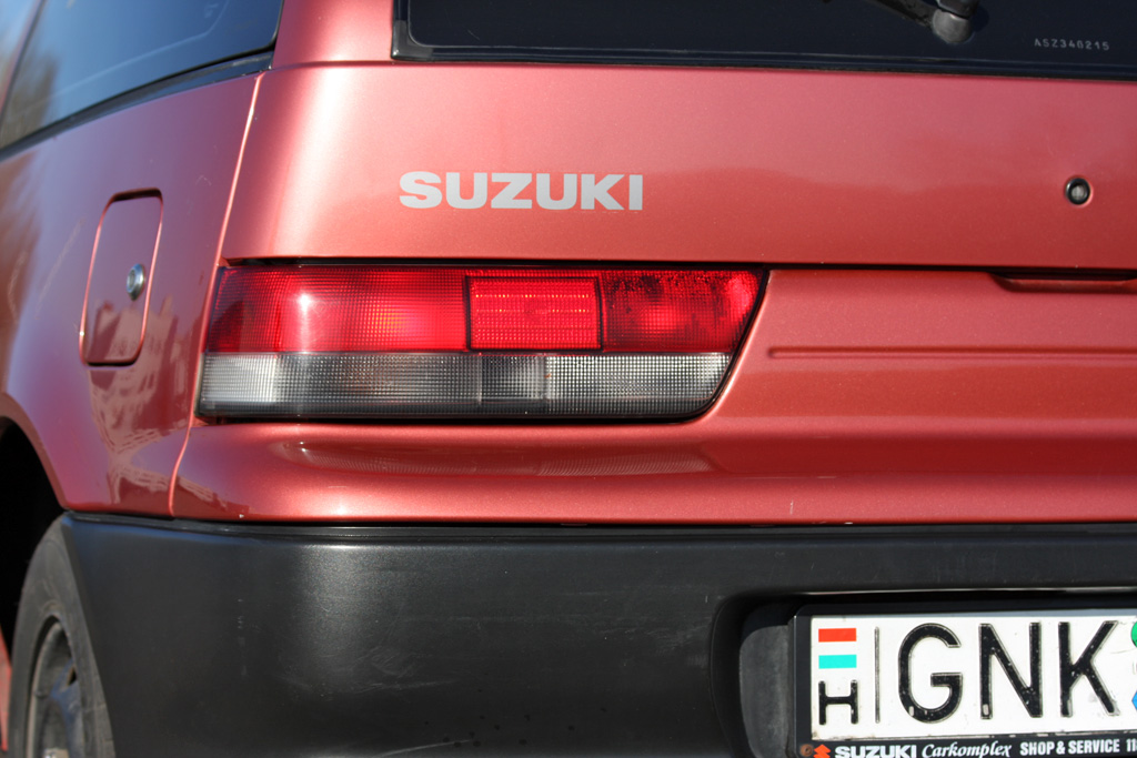 SUZUKI SWIFT