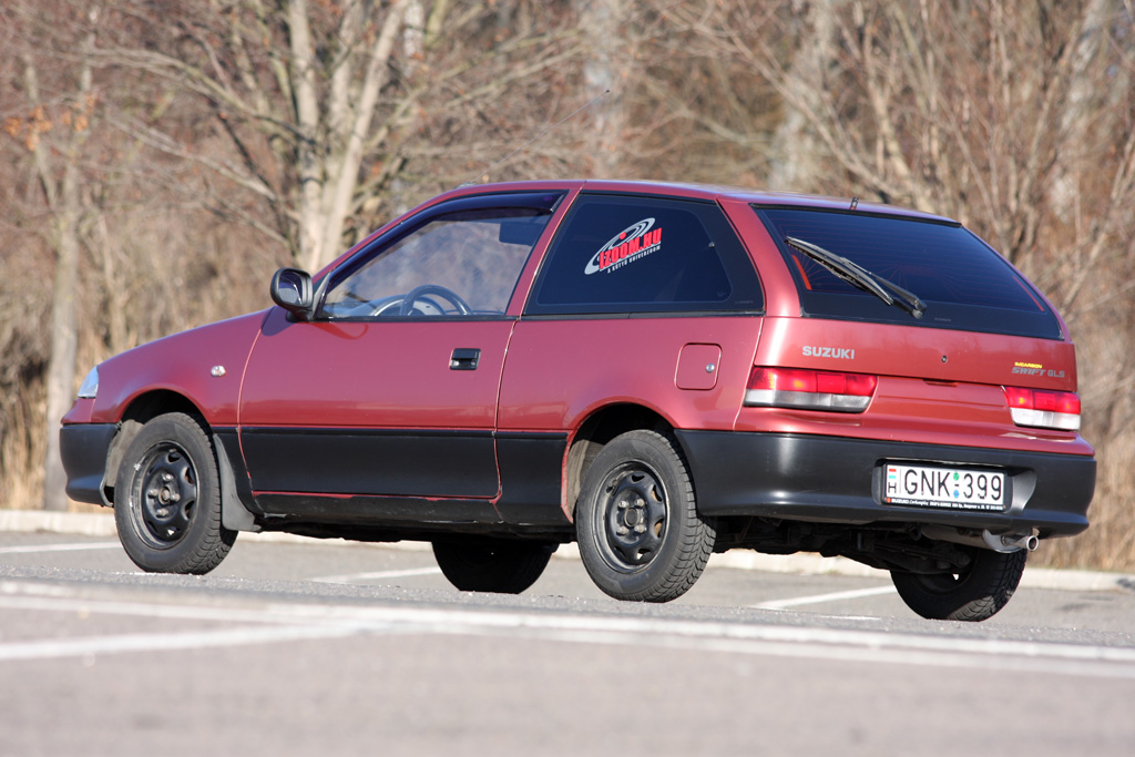 SUZUKI SWIFT