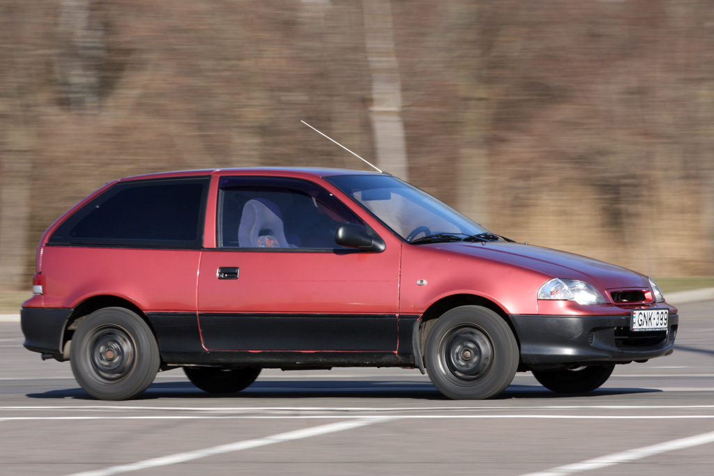 SUZUKI SWIFT