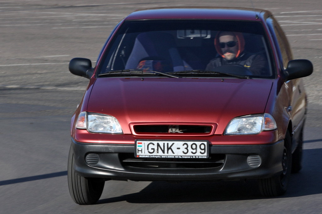 SUZUKI SWIFT