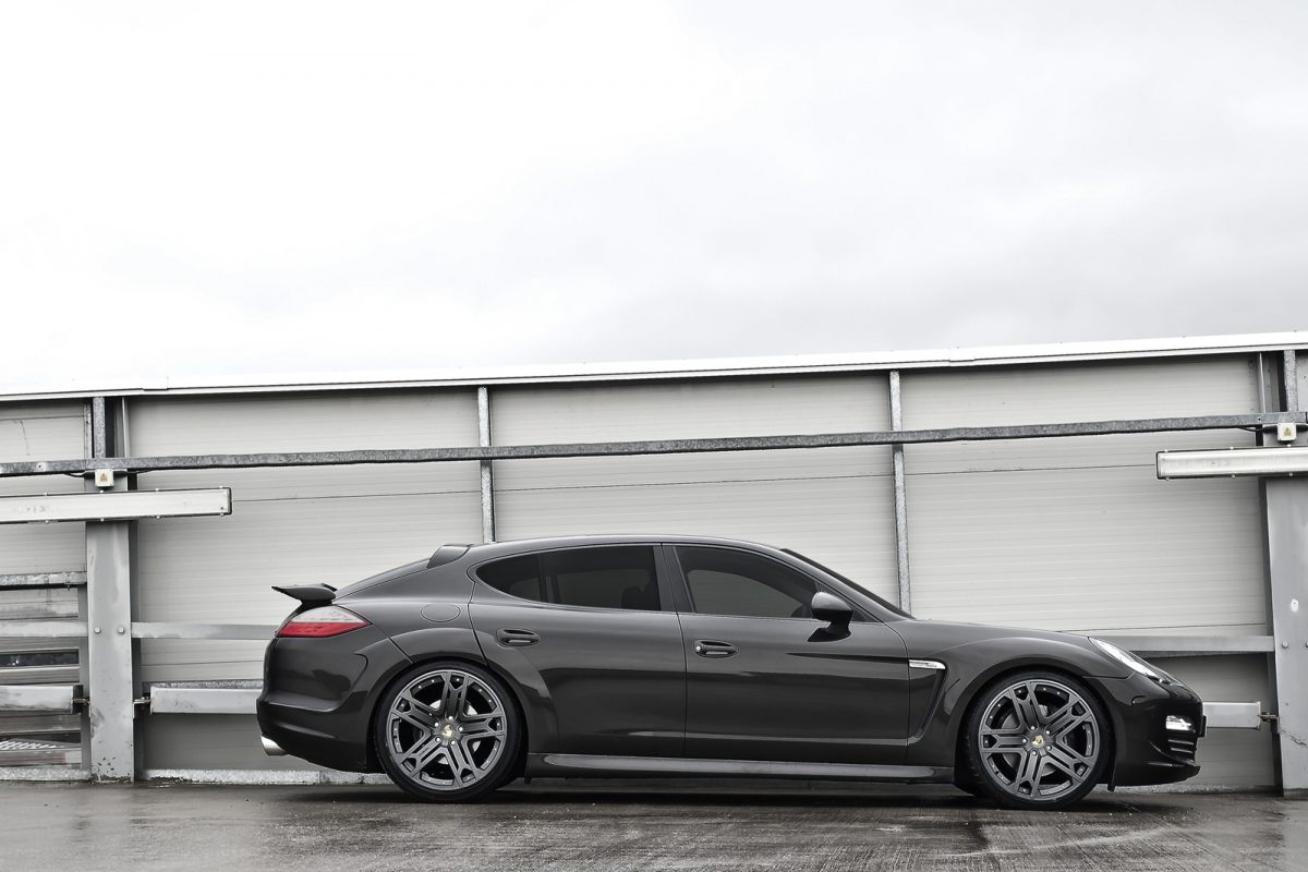 PORSCHE PANAMERA