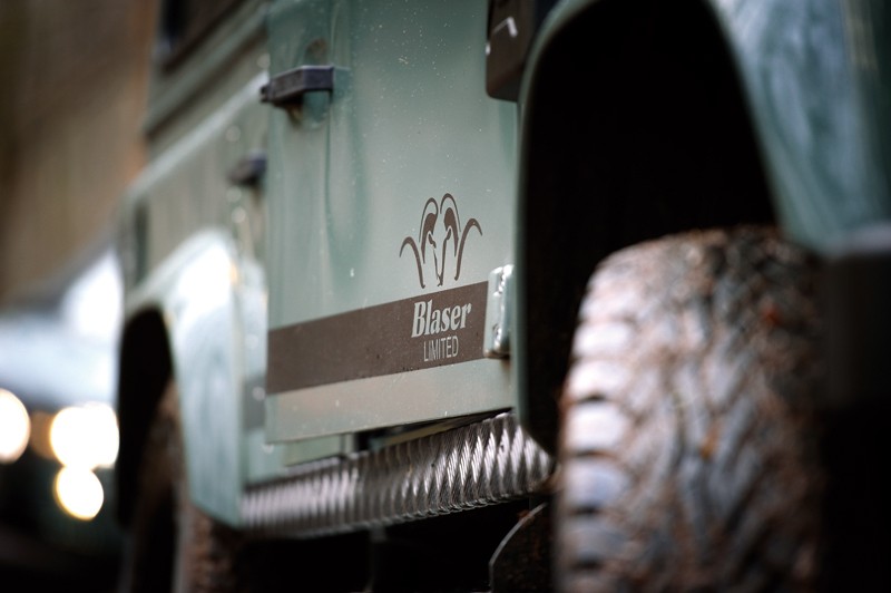 LAND ROVER DEFENDER