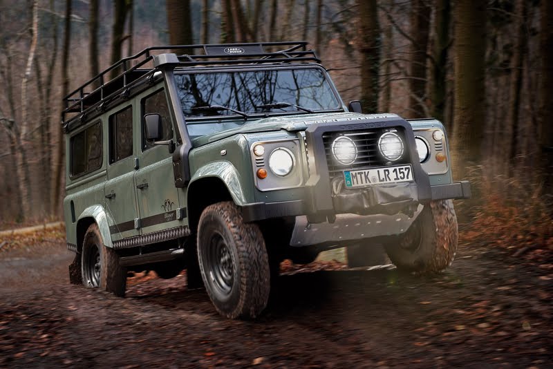 LAND ROVER DEFENDER