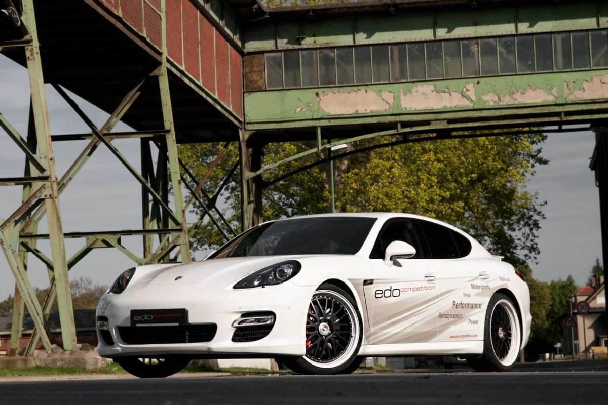 PORSCHE PANAMERA