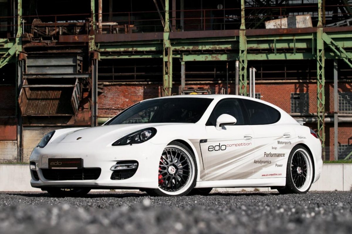 PORSCHE PANAMERA
