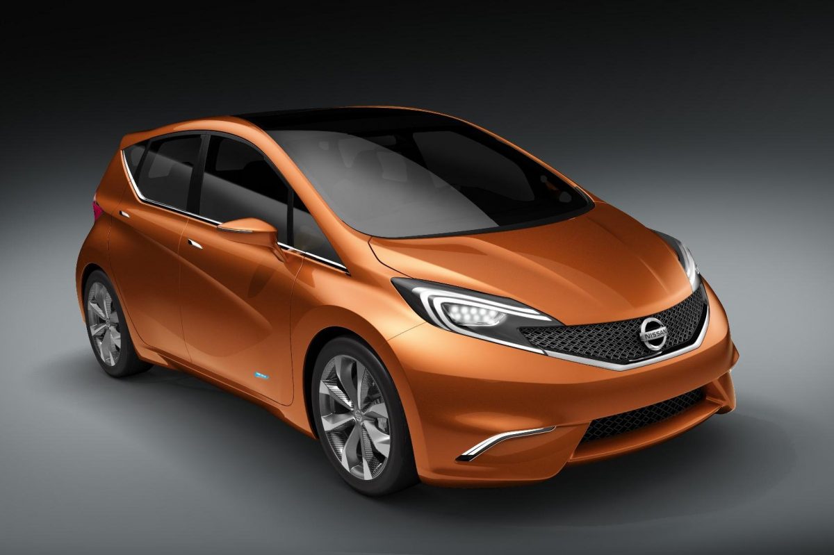 NISSAN TIIDA
