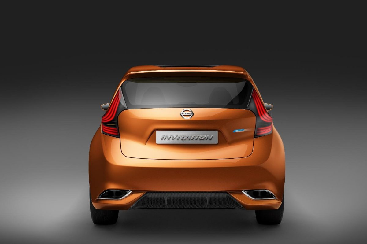 NISSAN TIIDA