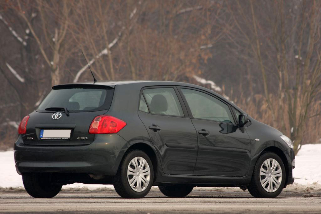 TOYOTA AURIS