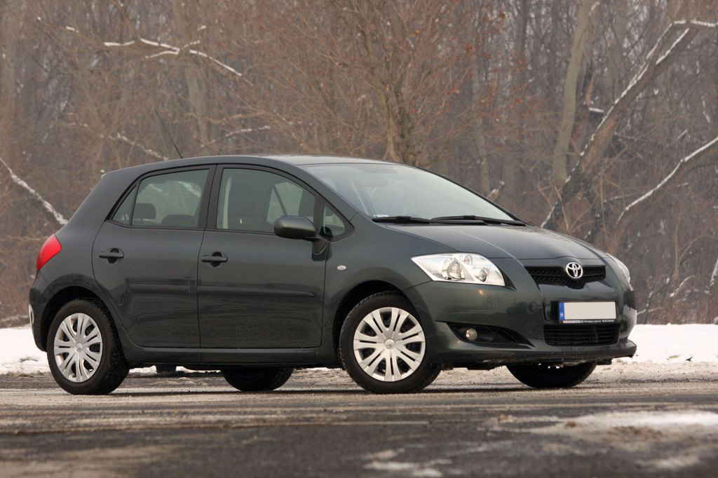 TOYOTA AURIS
