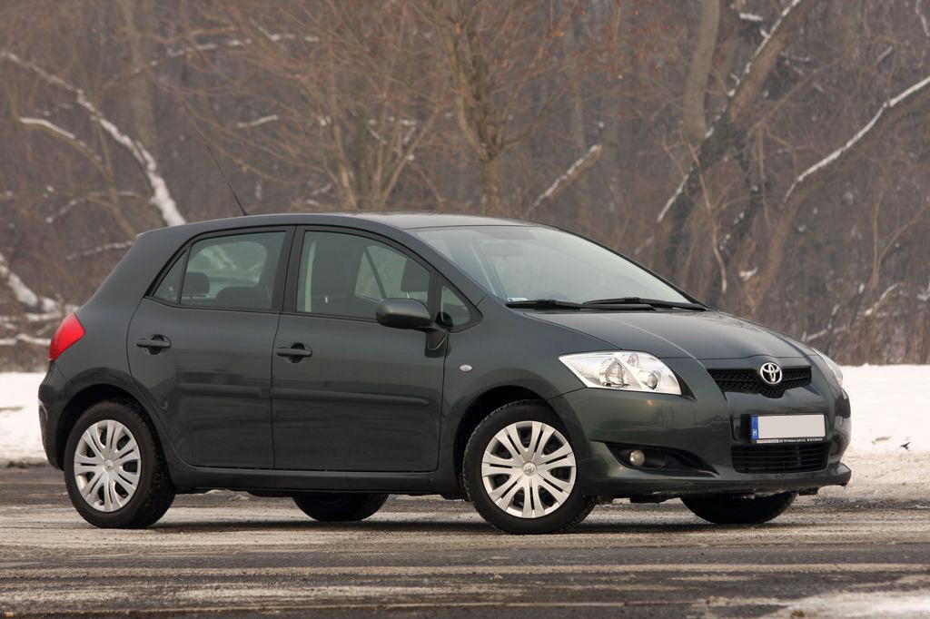 TOYOTA AURIS