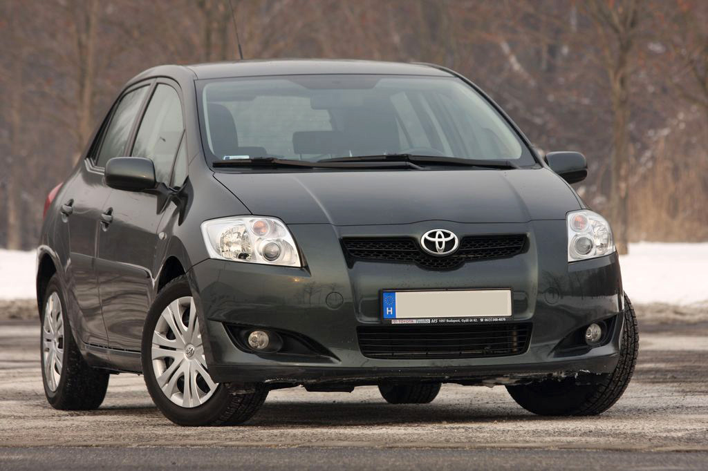 TOYOTA AURIS