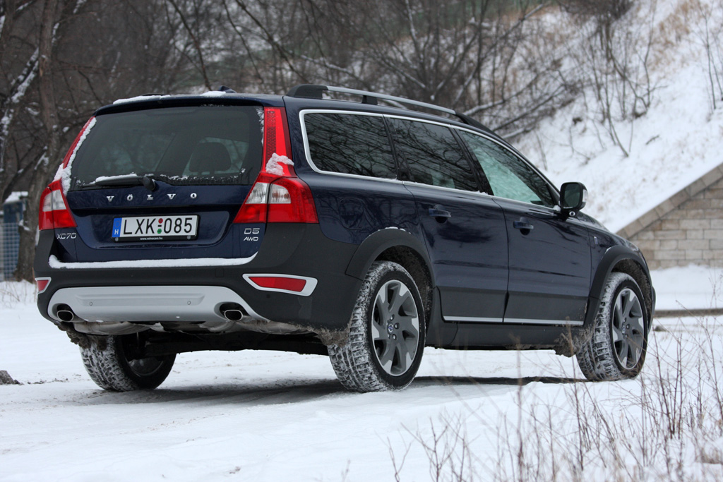 VOLVO XC70