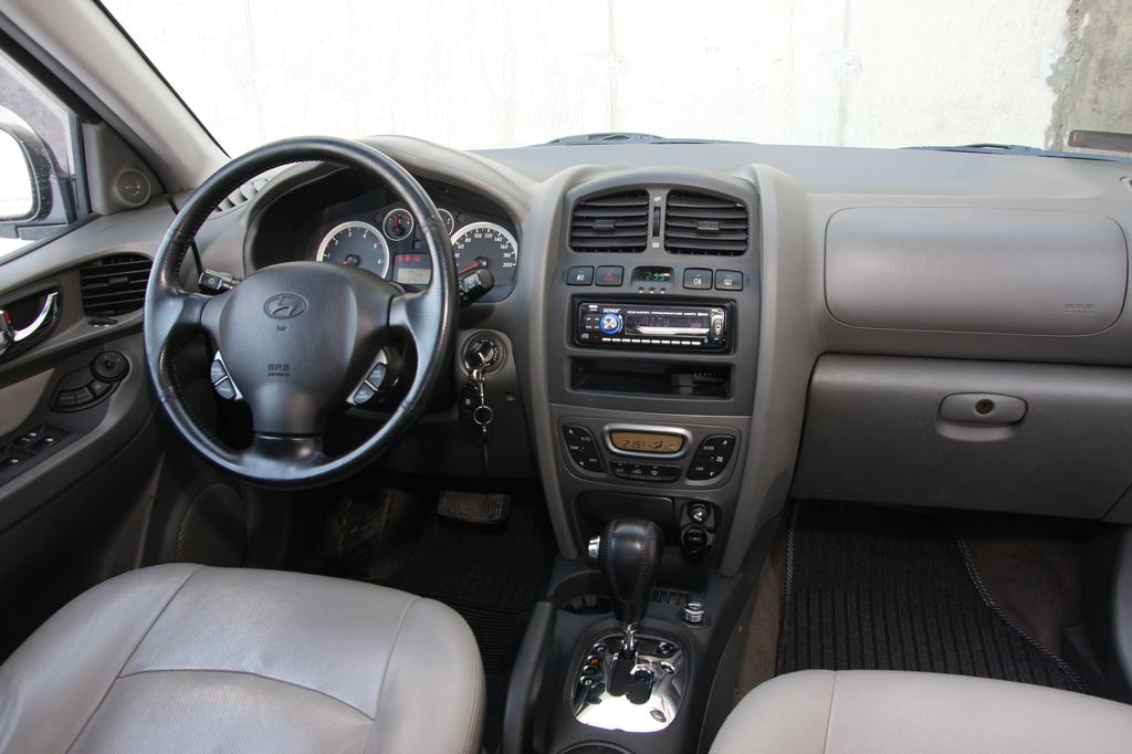 HYUNDAI SANTA FE