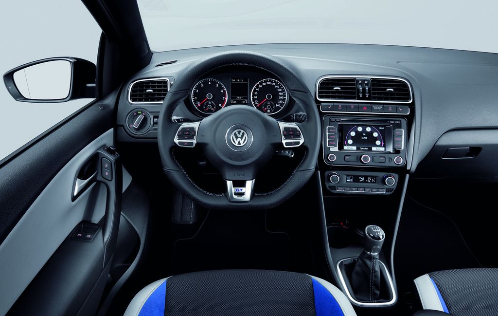 VOLKSWAGEN POLO
