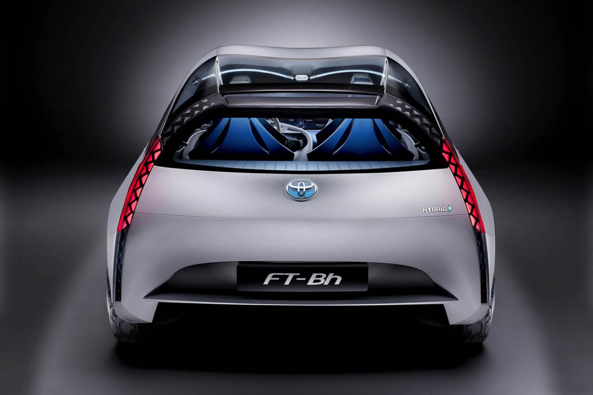 TOYOTA PRIUS