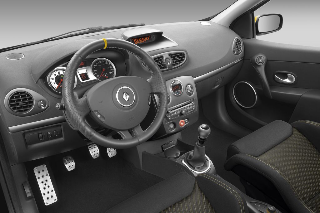 RENAULT CLIO