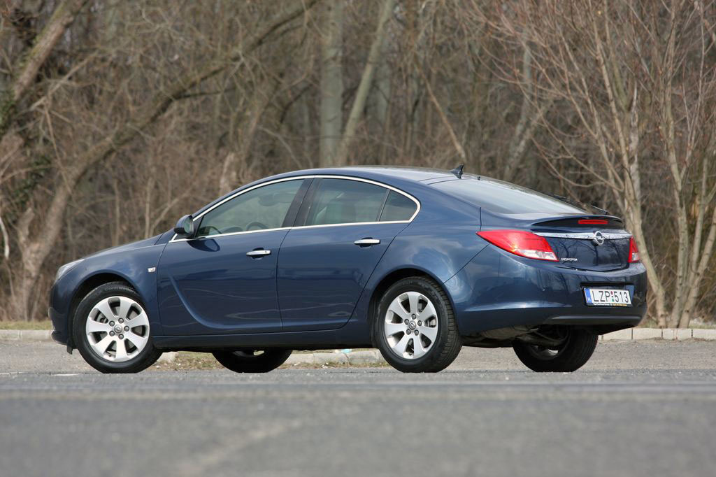 OPEL INSIGNIA