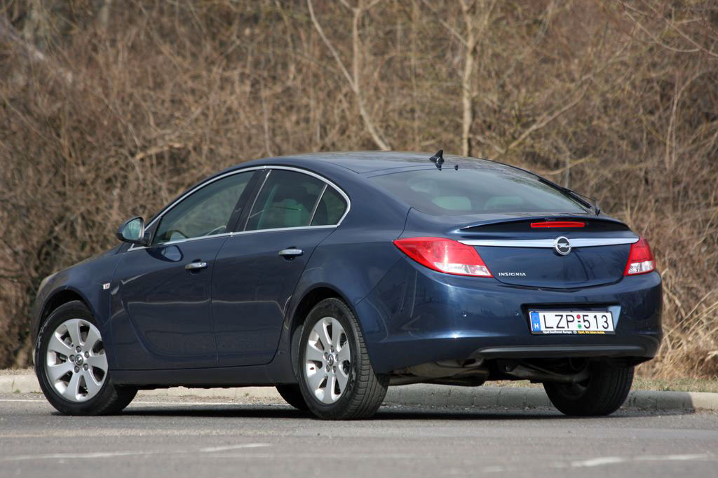 OPEL INSIGNIA