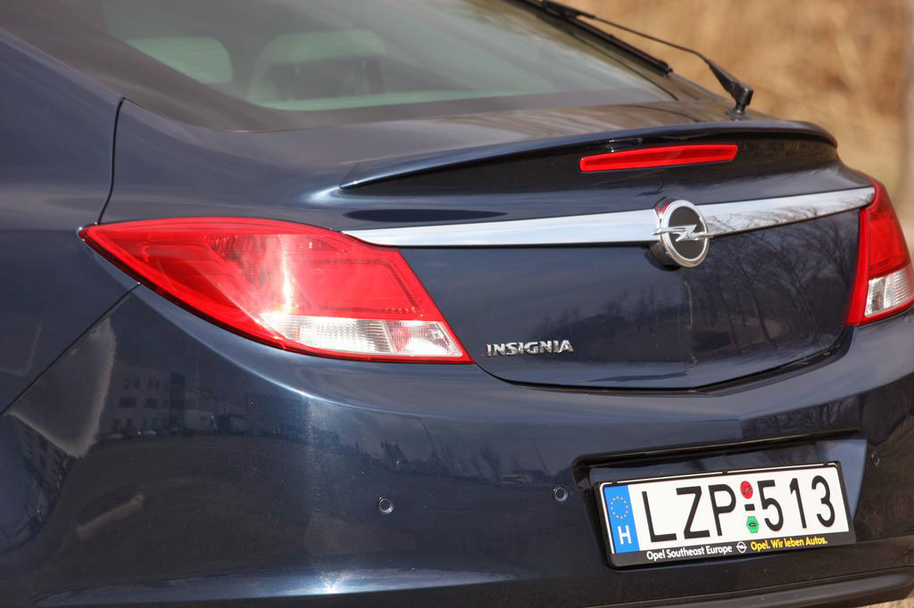 OPEL INSIGNIA