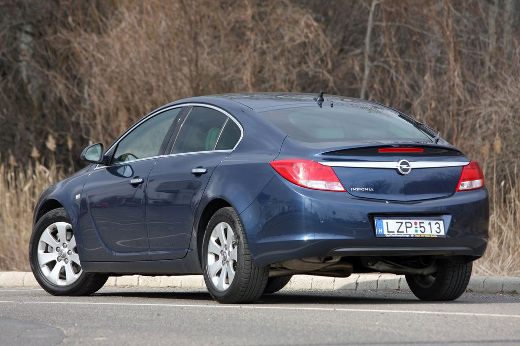 OPEL INSIGNIA
