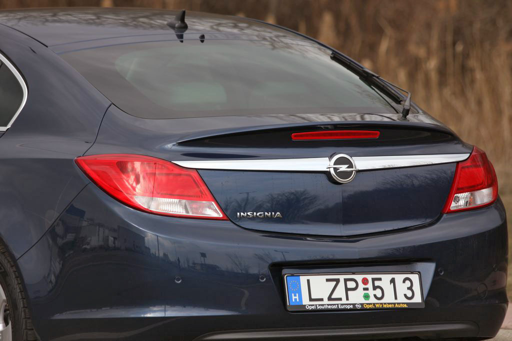 OPEL INSIGNIA