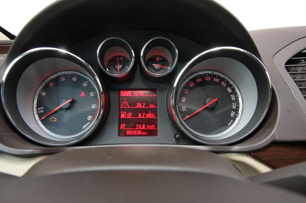 OPEL INSIGNIA