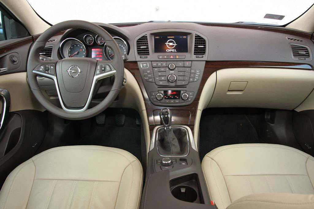 OPEL INSIGNIA