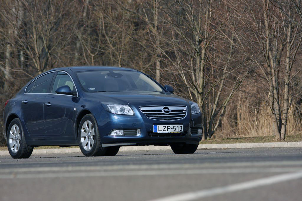 OPEL INSIGNIA