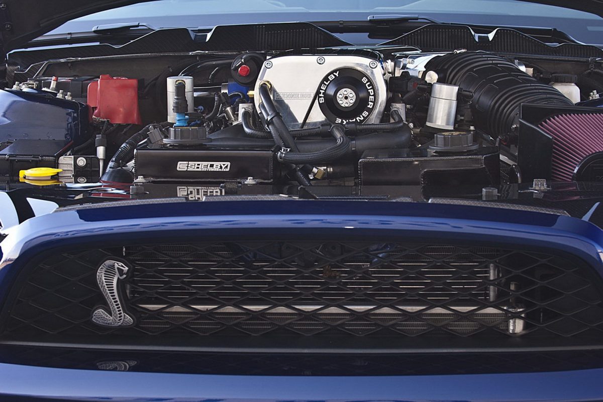 FORD MUSTANG