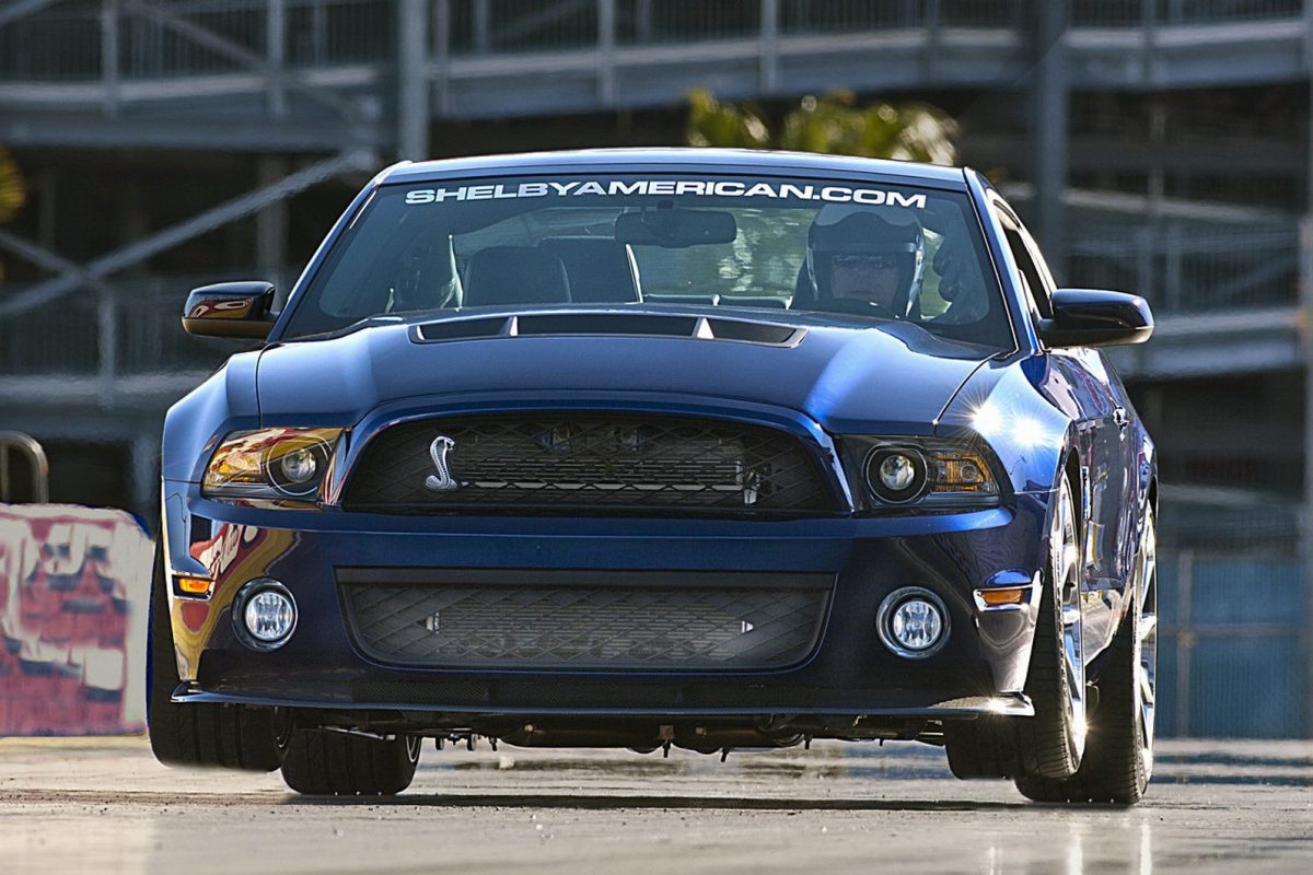 FORD MUSTANG
