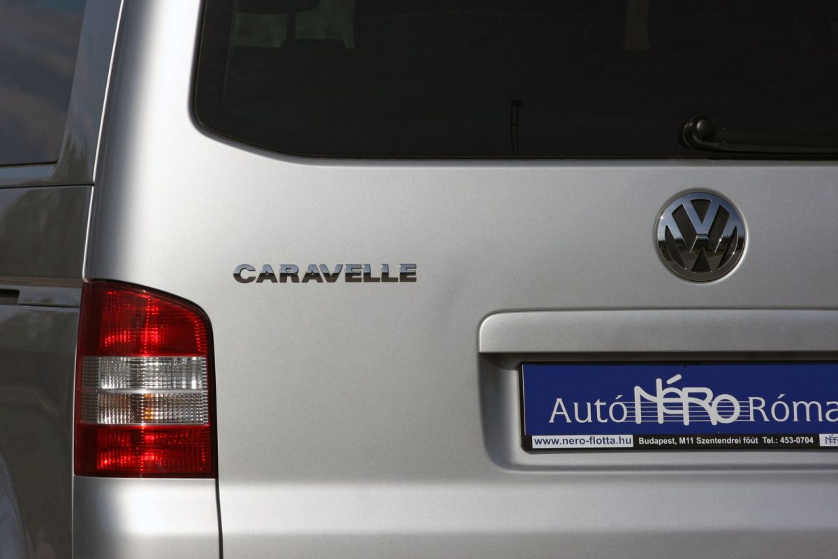 VOLKSWAGEN CARAVELLE