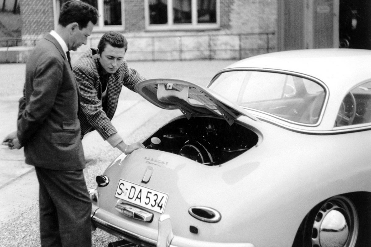 PORSCHE 911