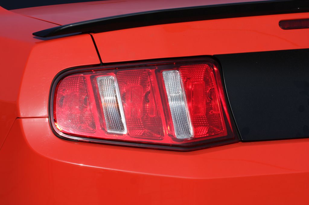 FORD MUSTANG