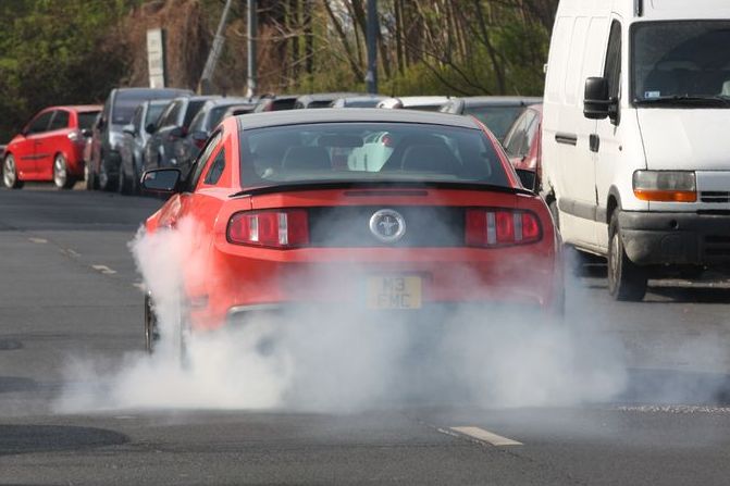 FORD MUSTANG