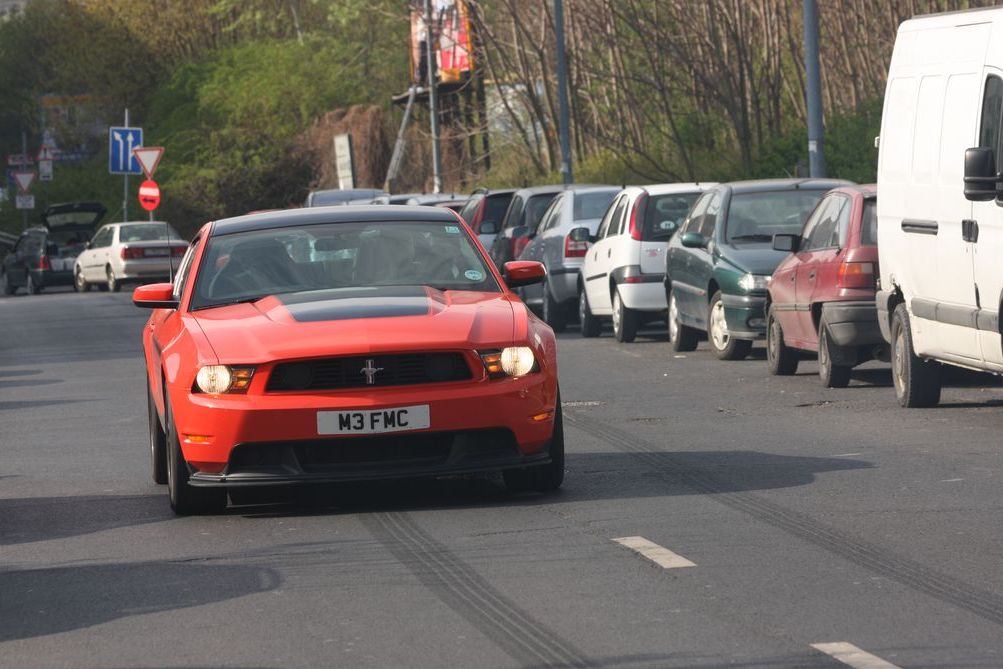 FORD MUSTANG