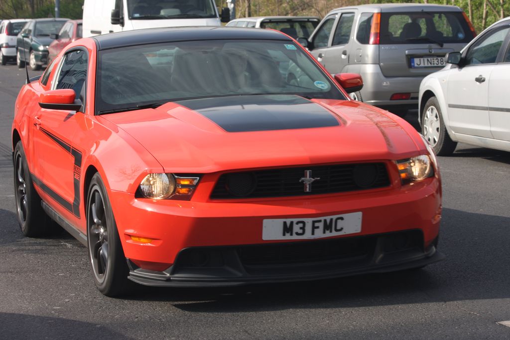 FORD MUSTANG