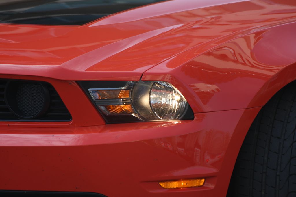 FORD MUSTANG