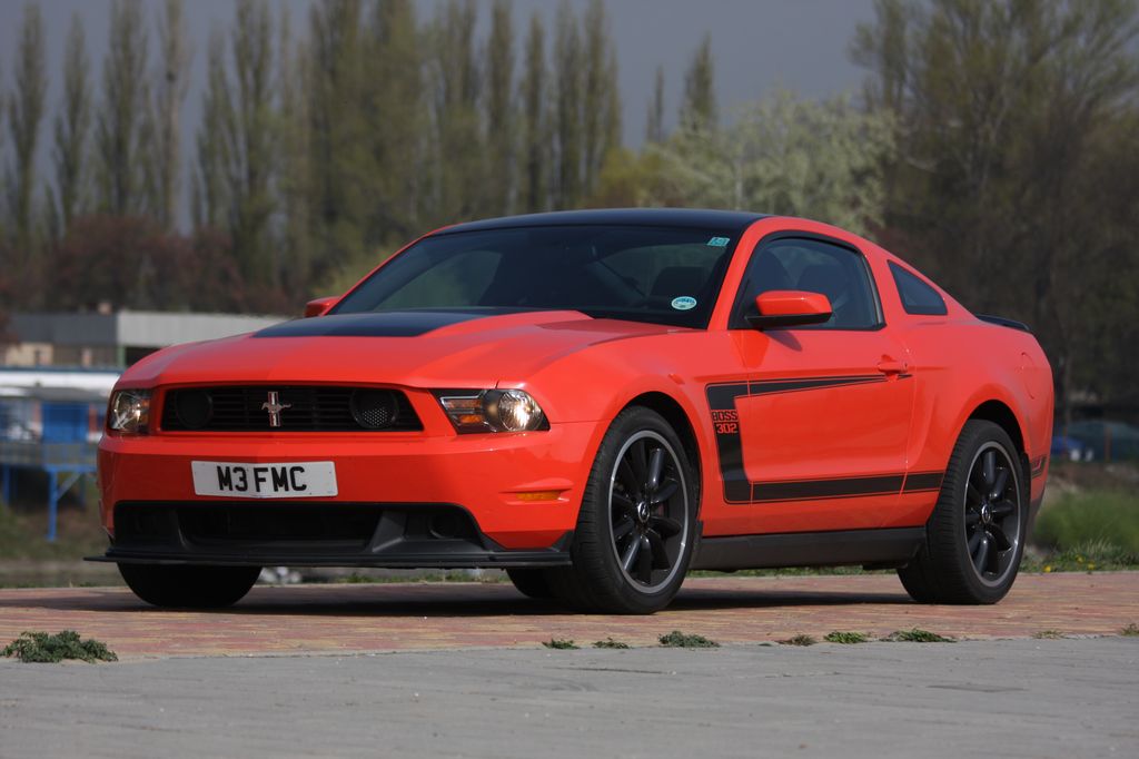 FORD MUSTANG