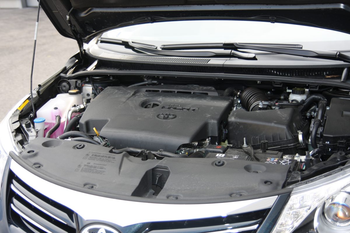 TOYOTA AVENSIS